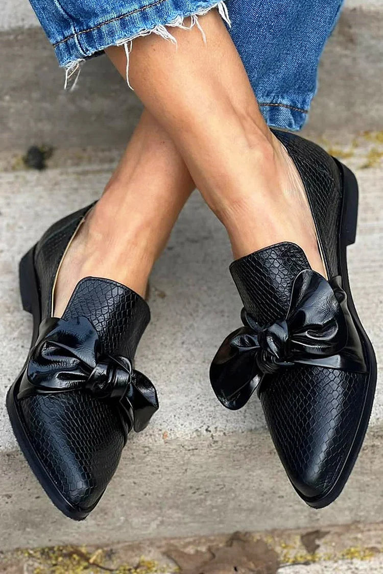 Maevria | Black Loafer With Shiny Bow