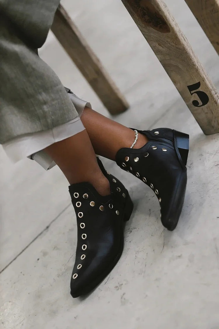 Vyvena | Pointed Studded Ankle Boot