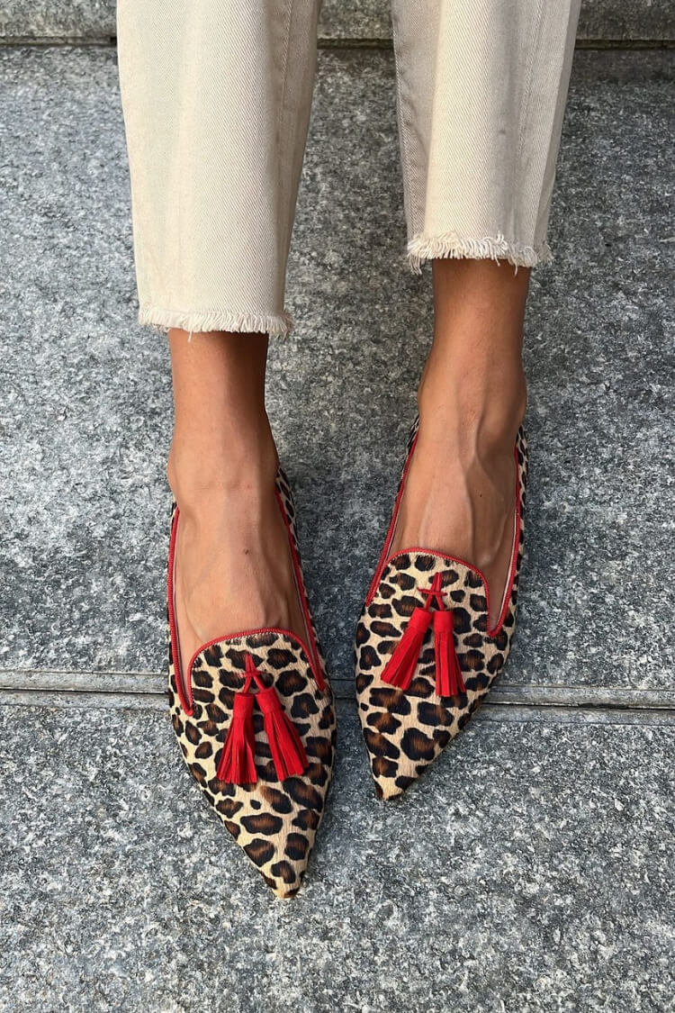 Rynxa | Pointed Loafer With Red Tassels