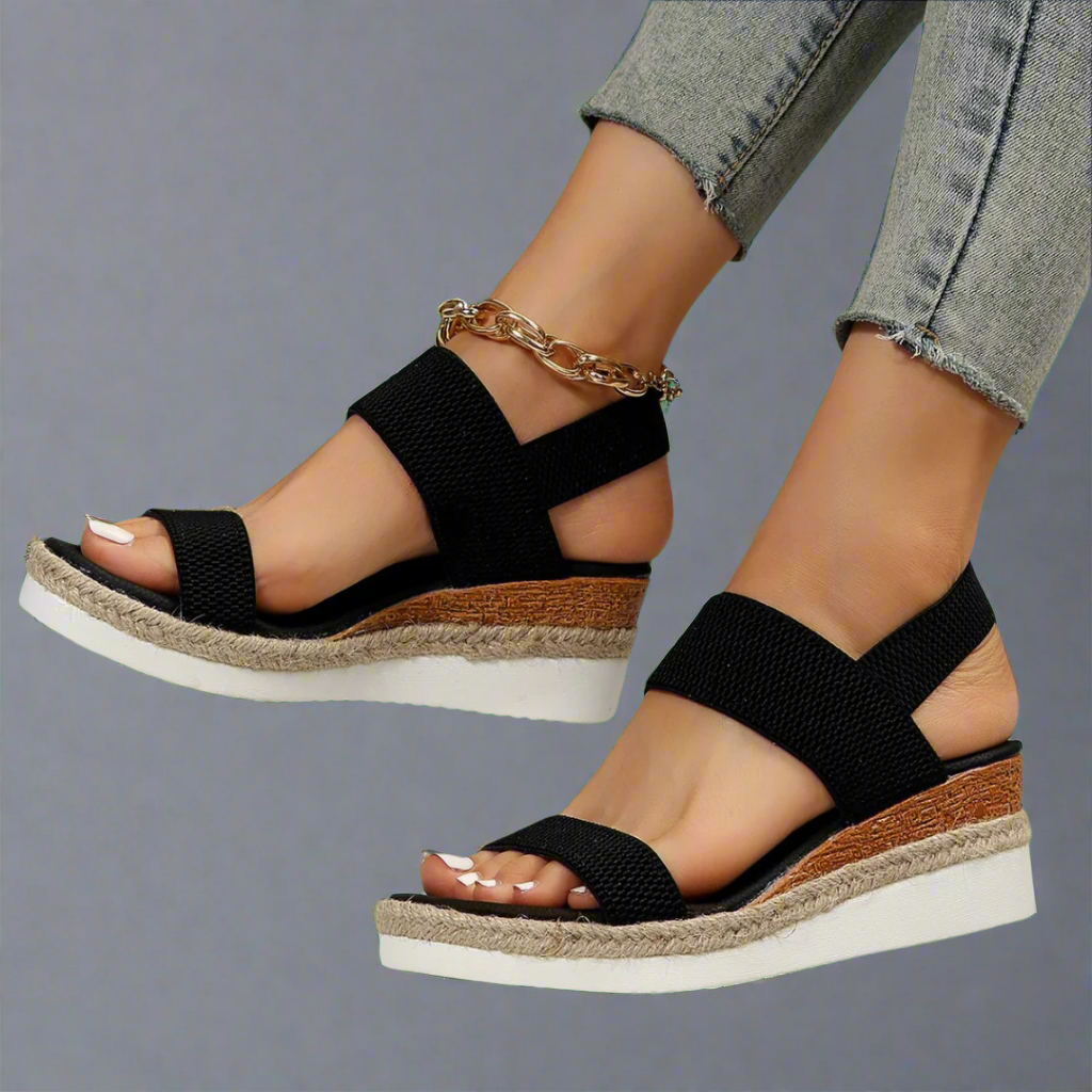 Rysira | Black Platform Sandals