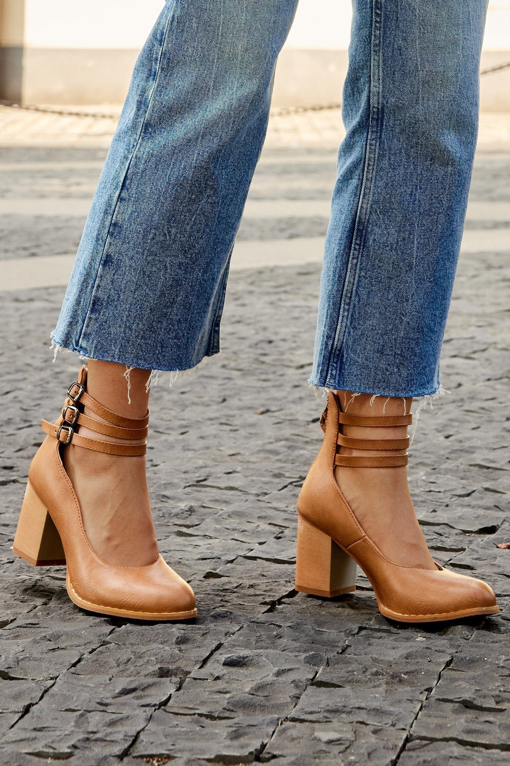 Vaesin | Triple Buckle Heels