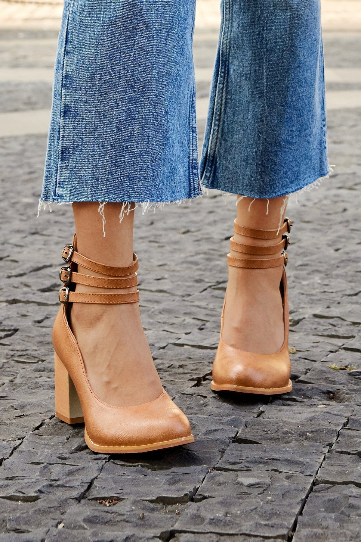Vaesin | Triple Buckle Heels