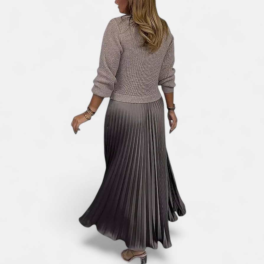 Caelynnah | Elegant Maxi Dress with Sweater & Pleated Skirt