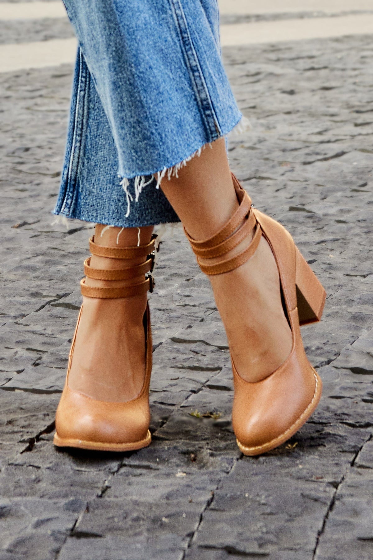 Vaesin | Triple Buckle Heels