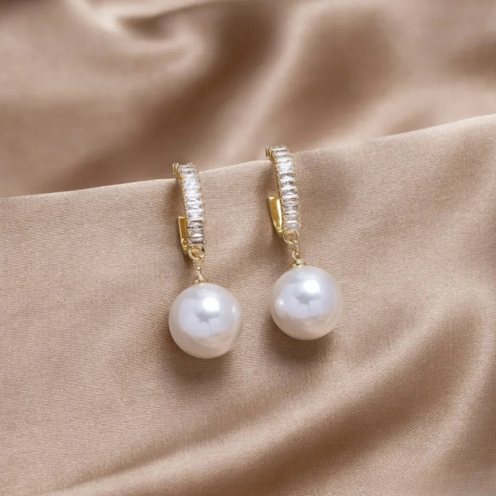 Elegant Earrings with Pearls and Zirconia