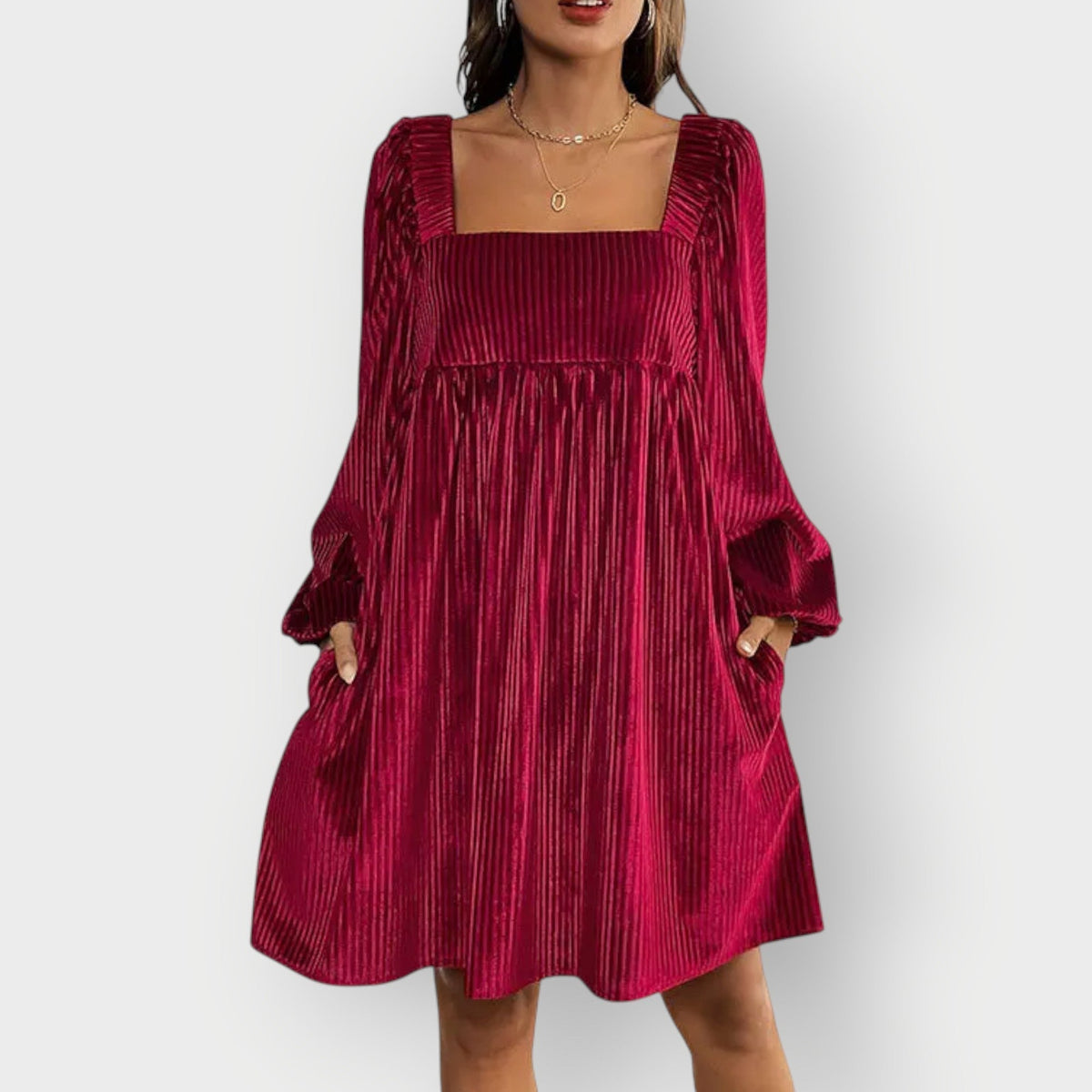 Morlyn | Velvet Chic Backless Square Dress