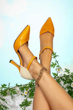 Veiryn | Decollete With Strap And Contrast Detail