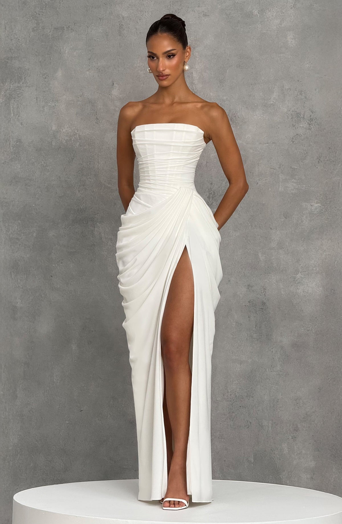 Aurelivska | Elegant Maxi Dress