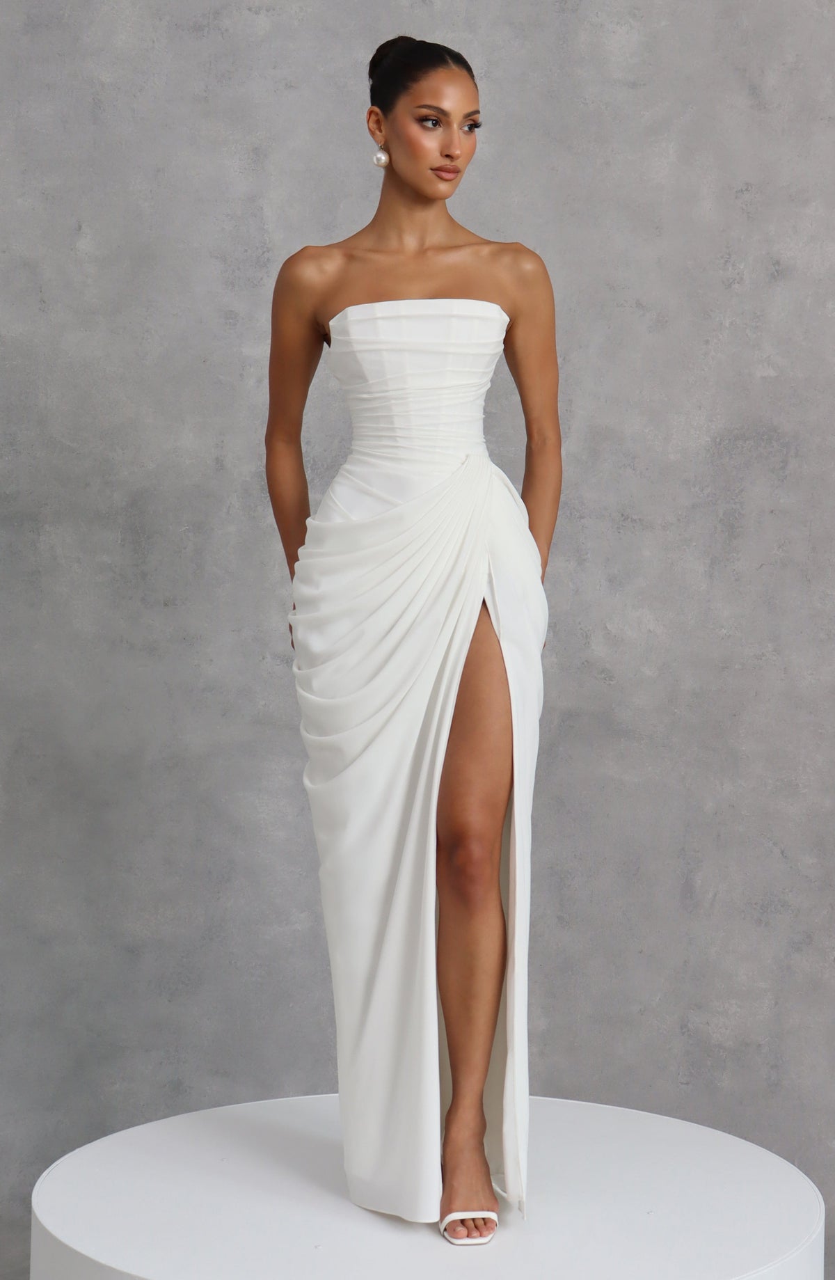 Aurelivska | Elegant Maxi Dress